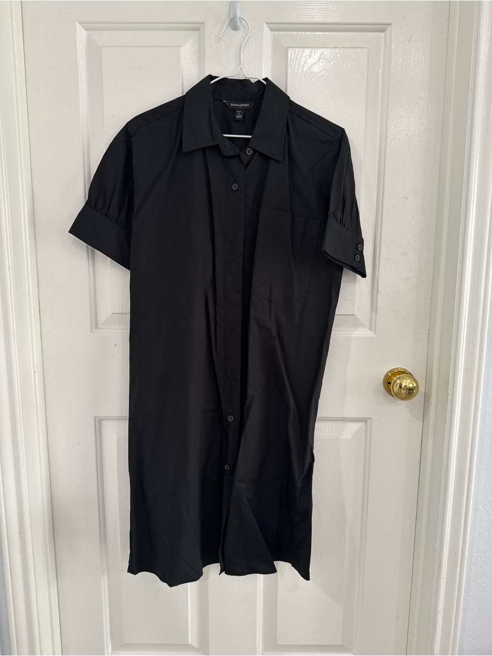 Banana Republic Black Short-Sleeve Button-Down Shirt